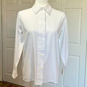 Laura Gayle Petite 4 white button up top blouse shirt. Embroidery, crochet trim